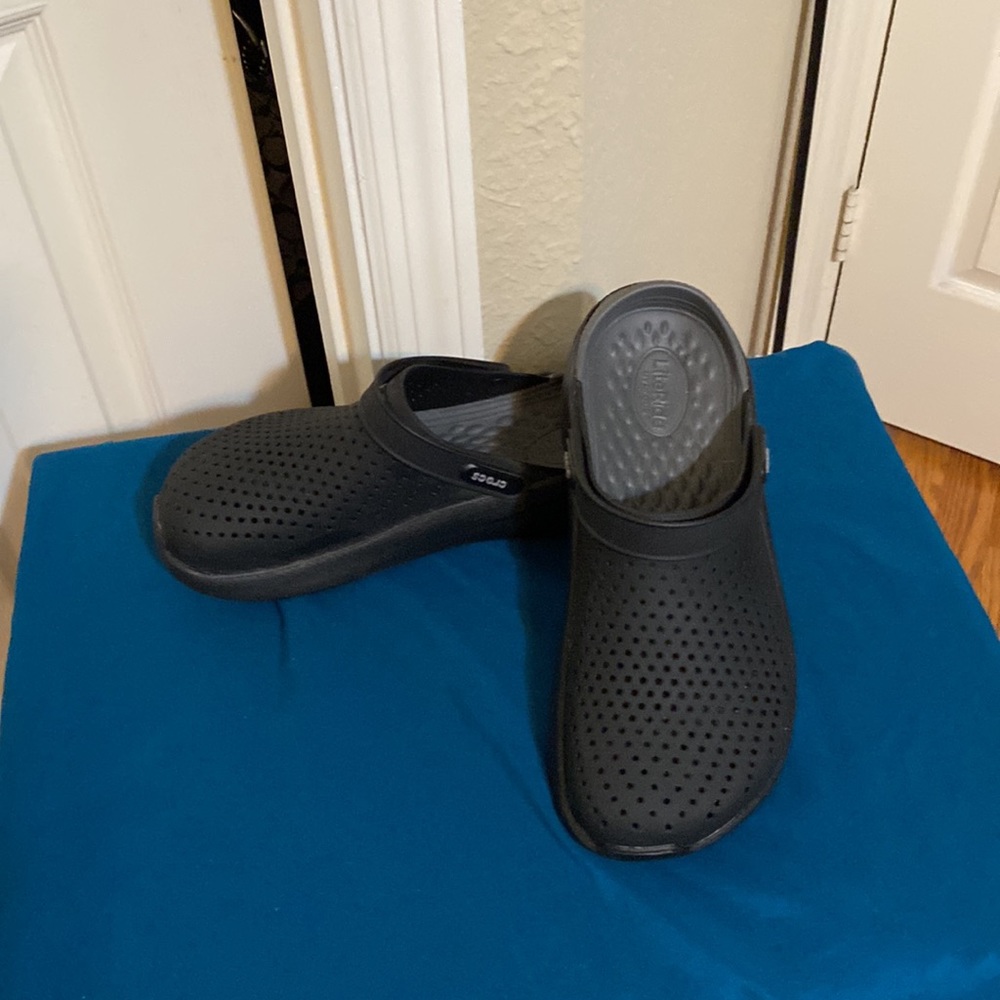 Crocs - Picture 8 of 14